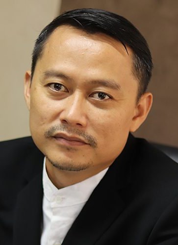 Dr. Ahmad Komarulzaman